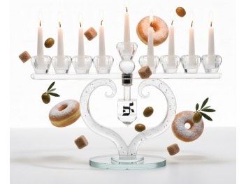 חנוכיה לב קריסטל במידה 22x36 ס