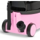 שואב אבק עם מוט חוטי דגם Hetty HET160 מבית Henry - צבע ורוד משלוח חינם לבית