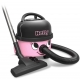 שואב אבק עם מוט חוטי דגם Hetty HET160 מבית Henry - צבע ורוד משלוח חינם לבית